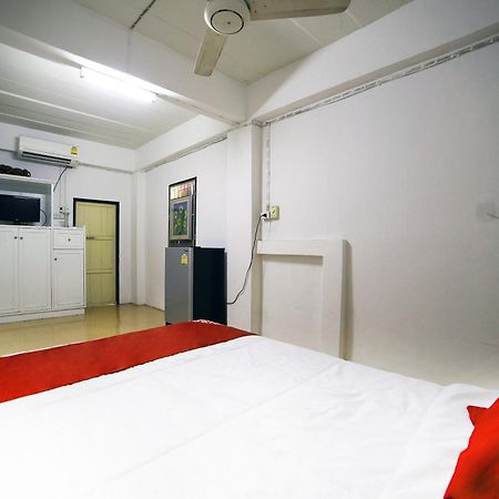 Oyo 560 Chang Hostel Suvarnabhumi Бангкок Екстер'єр фото