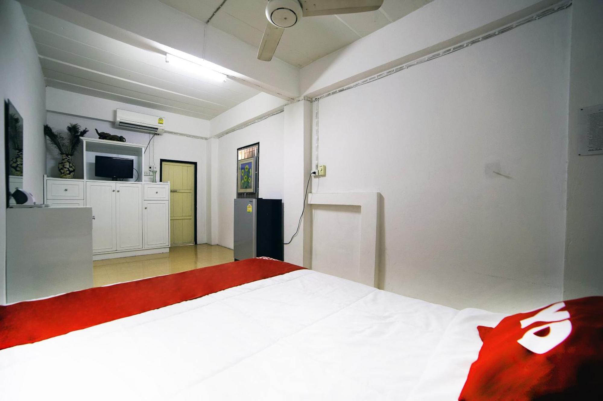 Oyo 560 Chang Hostel Suvarnabhumi Бангкок Екстер'єр фото