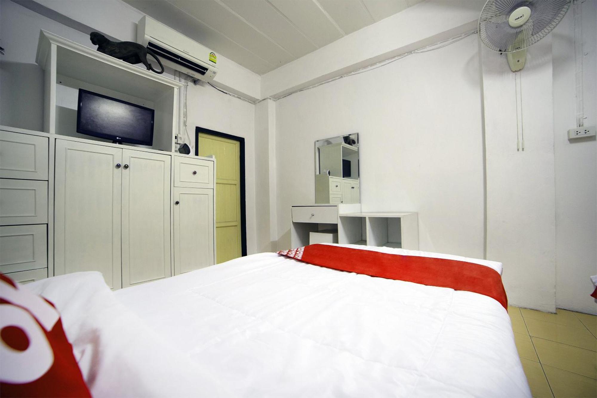 Oyo 560 Chang Hostel Suvarnabhumi Бангкок Екстер'єр фото